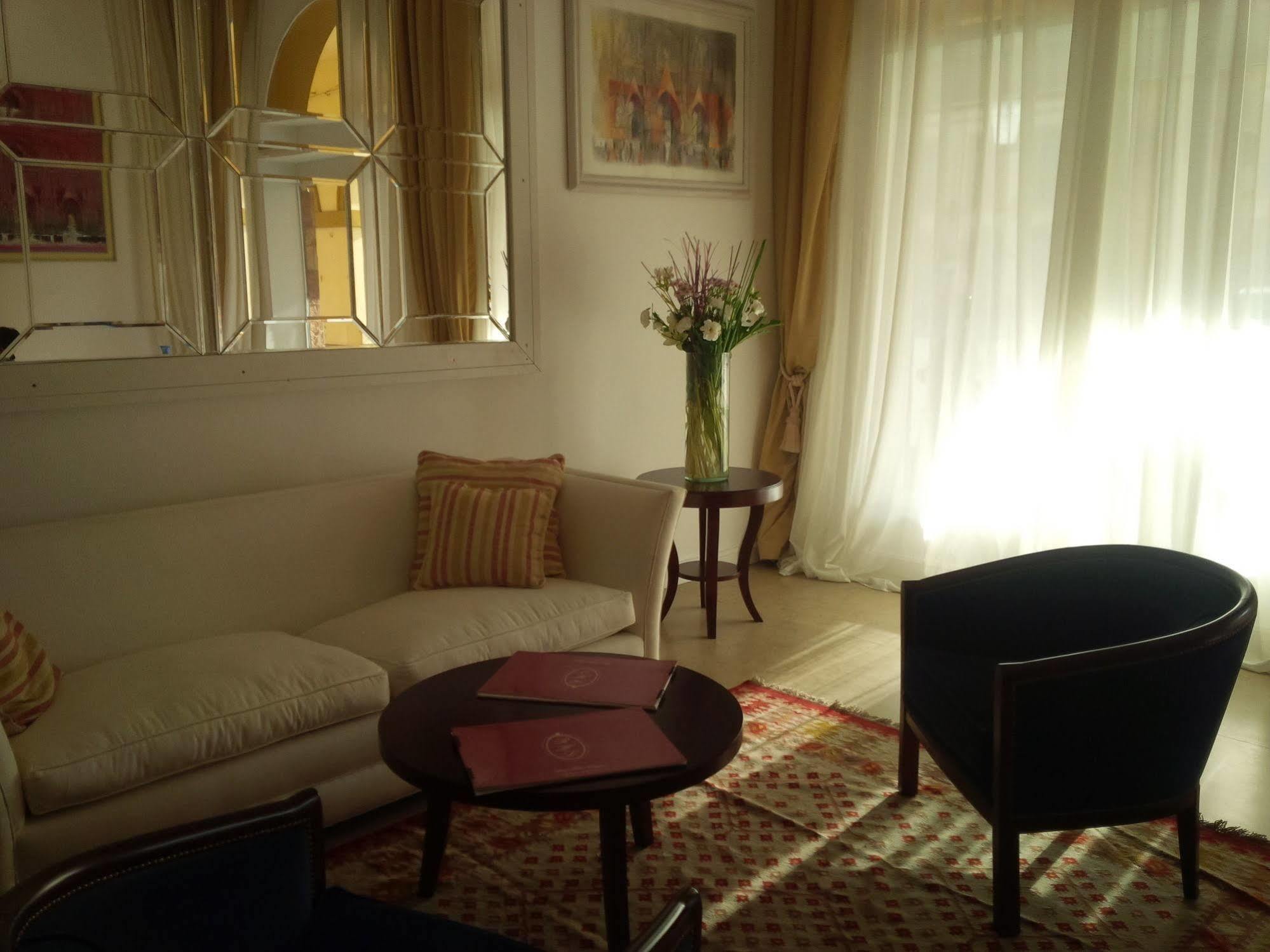 Real Hotel Lujan Εξωτερικό φωτογραφία